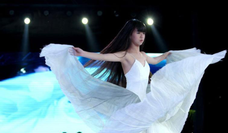 春晚\u0026quot;人肉计时器\u0026quot;曝光杨丽萍侄女
